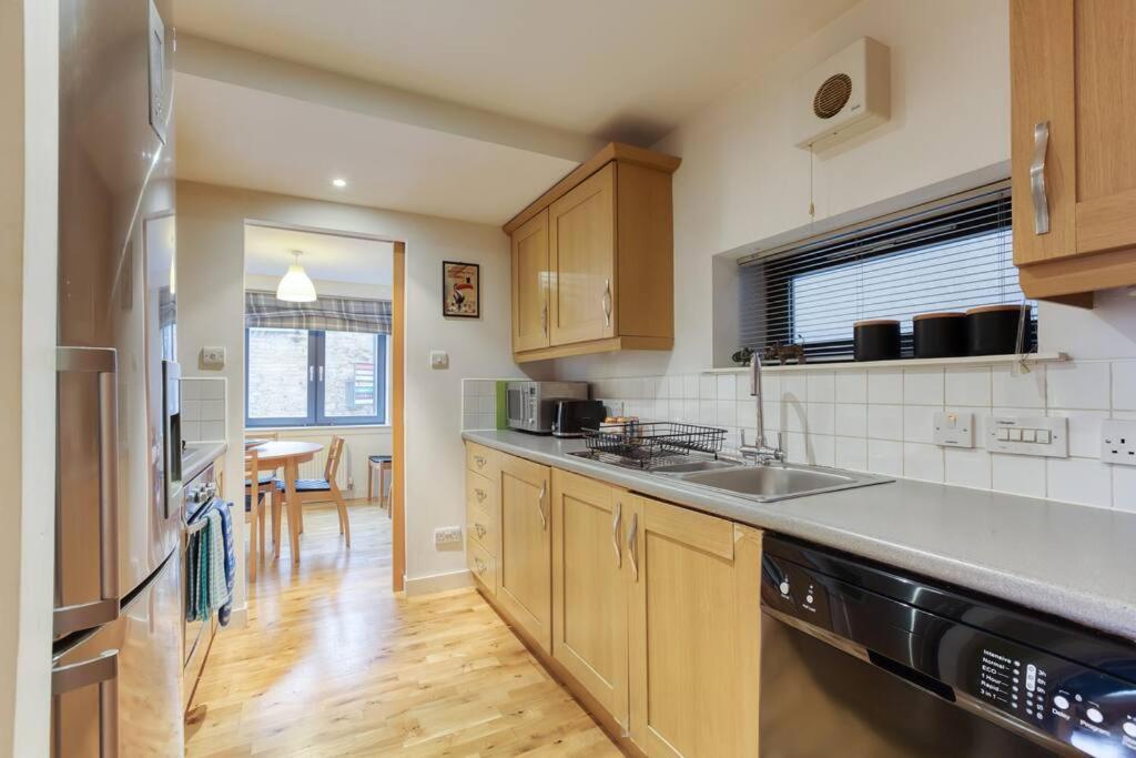 *Amazing Location!*In Heart Of The City. 2Br & Cot Édimbourg Extérieur photo